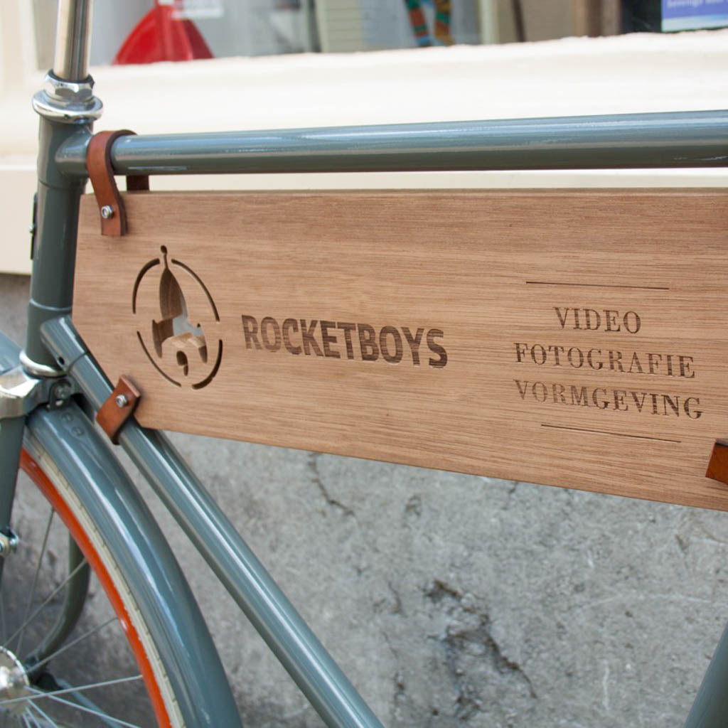 Houten fiets frame bord met logo